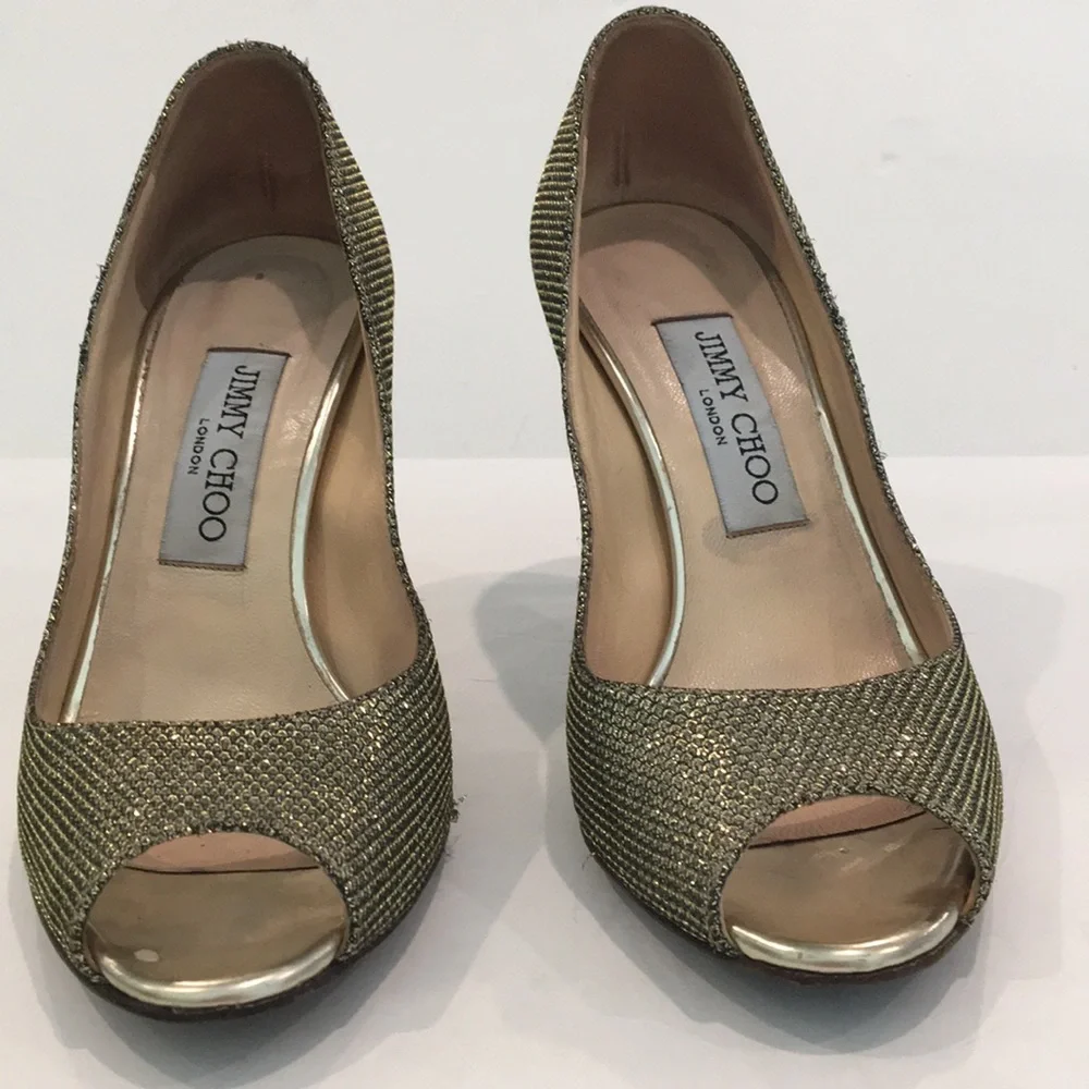 Jimmy Choo reposhing this